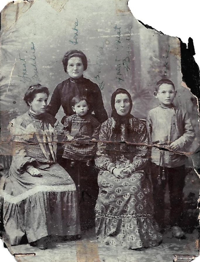 Bubbe, Great Bubbe, Great Great Bubbe, Tante, unknown